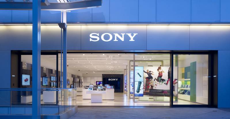 Sony wciąż w opałach? Firma zamyka większość sklepów w USA