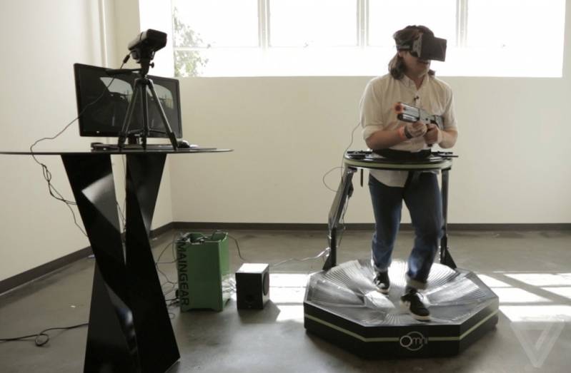 Virtuix Omni pojawi się już we wrześniu za 'jedyne' $499