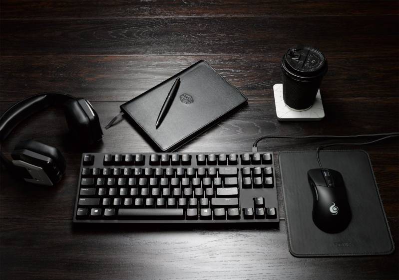 Klawiatura CM Storm NovaTouch TKL – szybka, ergonomiczna i precyzyjna. - gamedot.pl