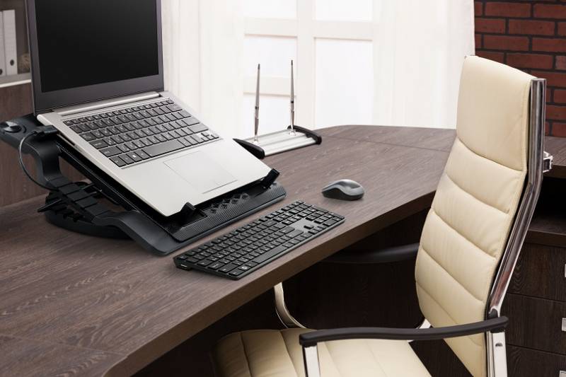 Cooler Master ErgoStand III – nowa podstawka pod laptopa i tablet