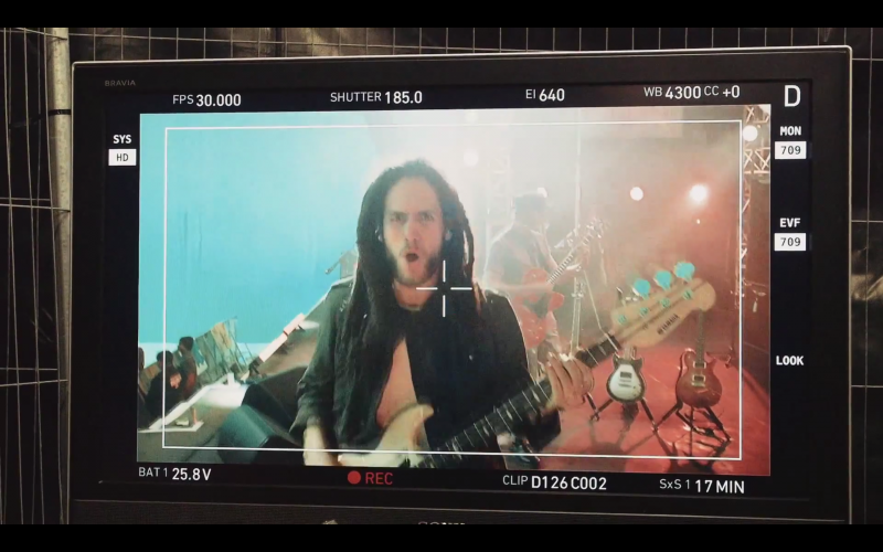 Guitar Hero Live z filmem zza kulis