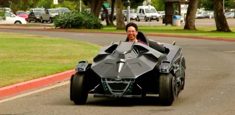 Batmobil z Arkham Knight daje więcej radochy w prawdziwym życiu