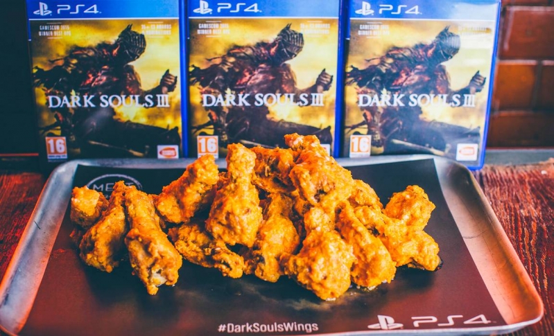 Wygraj PS4 i Dark Souls 3 za... zjedzenie dwudziestu mega pikantnych skrzydełek kurczaka