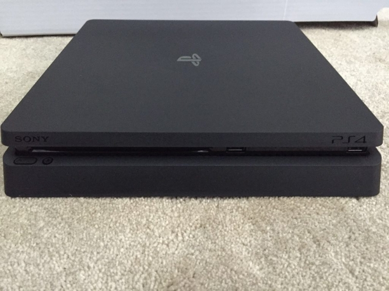 Tak będzie wyglądać Playstation 4 Slim?