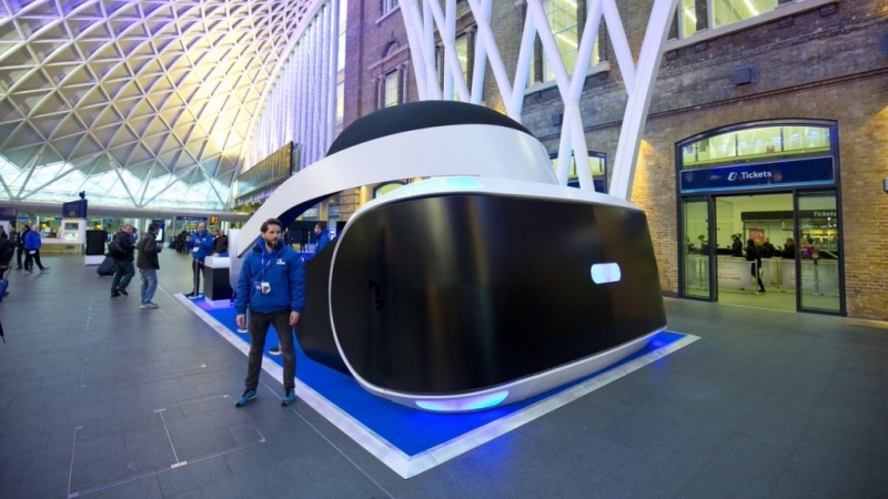 Gigantyczne gogle Playstation VR trafiły na londyński King's Cross