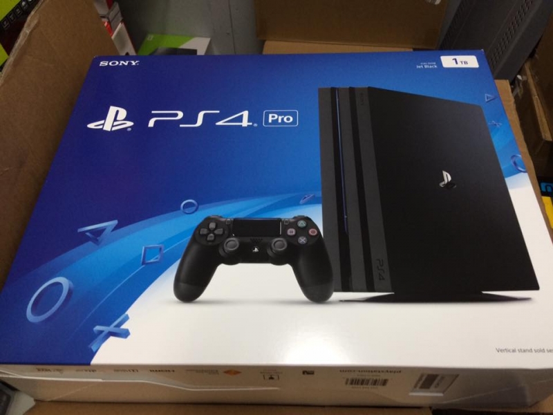 Pierwsze egzemplarze PS4 Pro trafiły już do sprzedawców