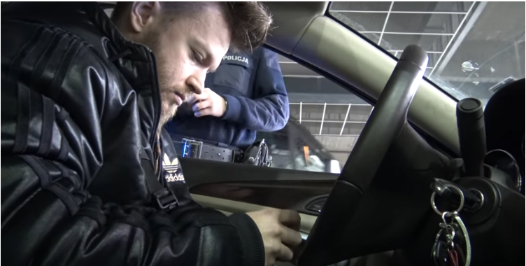 Sylwester Wardęga brutalnie zatrzymany przez policję