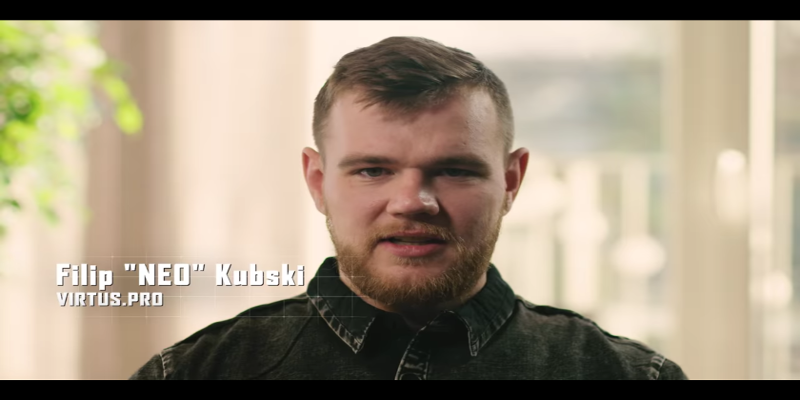 Neo zdradza receptę na sukces