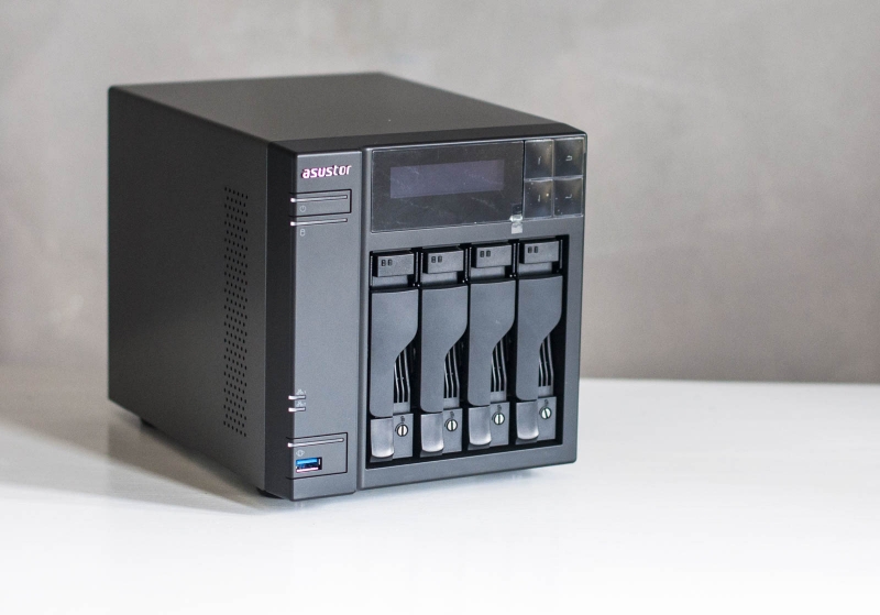 Asustor AS6404T - test multimedialnego NASa