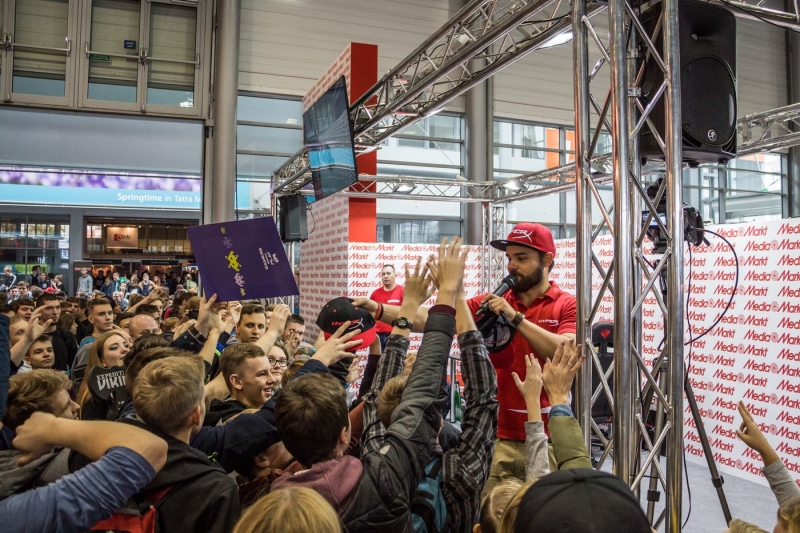 Gamingowe szaleństwo w strefie MediaMarkt na targach PGA