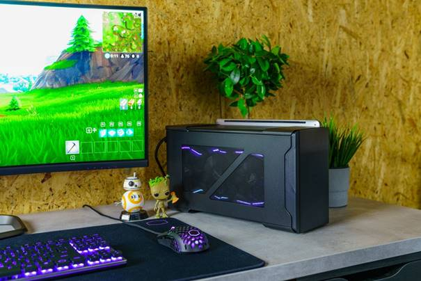 Premiera: Cooler Master MasterCase EG200 - moc desktopa dla laptopa